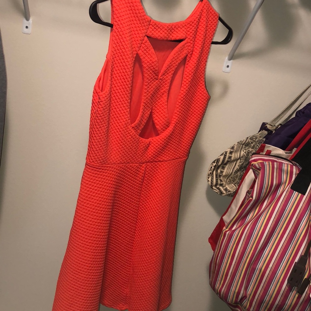 Dress - Picture 3 of 7